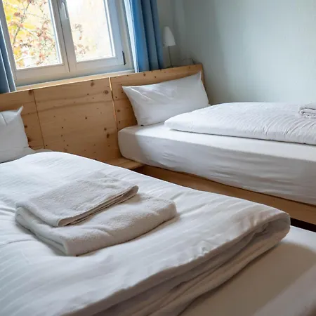 Albgut Gmbh - Uebernachten Im Kulturdenkmal Altes Lager In Der Ehemaligen Offiziersunterkunft So1 Мюнзинген