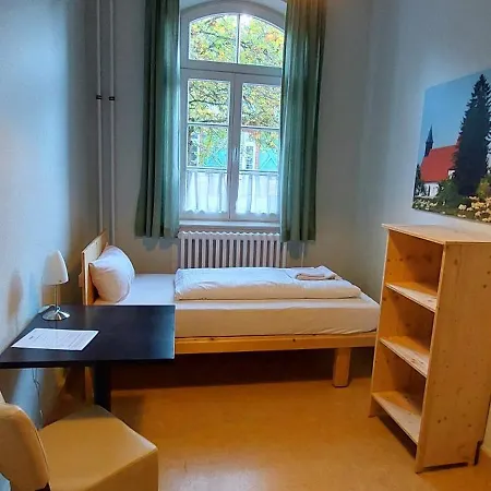 Albgut Gmbh - Uebernachten Im Kulturdenkmal Altes Lager In Der Ehemaligen Offiziersunterkunft So1 * Münsingen