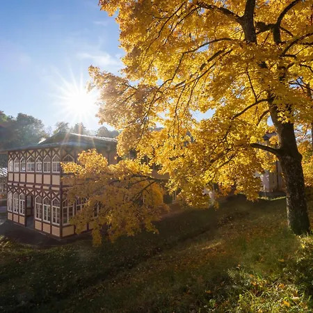 فندق Albgut Gmbh - Uebernachten Im Kulturdenkmal Altes Lager In Der Ehemaligen Offiziersunterkunft So1 Münsingen