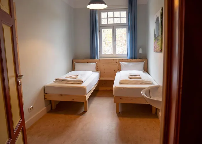 Albgut Gmbh - Uebernachten Im Kulturdenkmal Altes Lager In Der Ehemaligen Offiziersunterkunft So1 Отель Мюнзинген