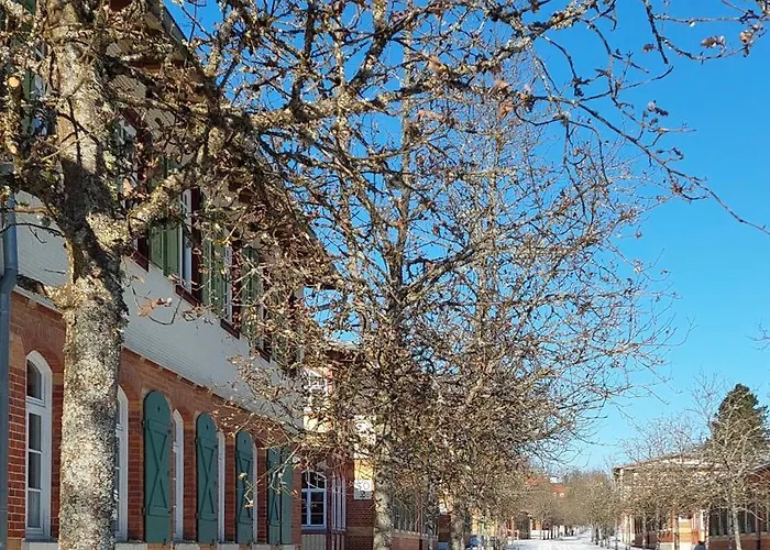 Albgut Gmbh - Uebernachten Im Kulturdenkmal Altes Lager In Der Ehemaligen Offiziersunterkunft So1 *