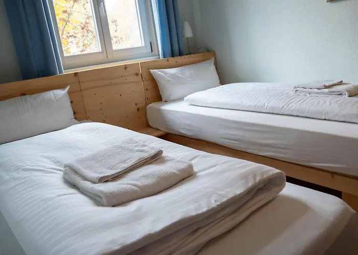 Albgut Gmbh - Uebernachten Im Kulturdenkmal Altes Lager In Der Ehemaligen Offiziersunterkunft So1 Мюнзинген